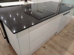 cocina-de-madera-lacada-blanca-con uero-8